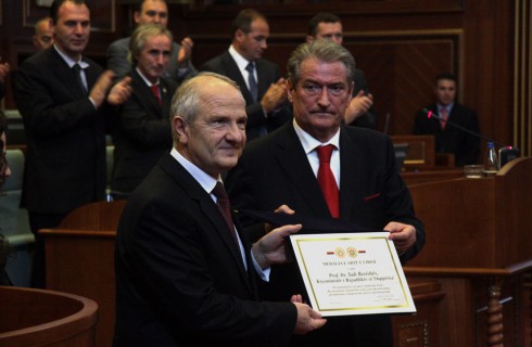 Berisha dekorohet me çmimin “Doctor Honoris Causa