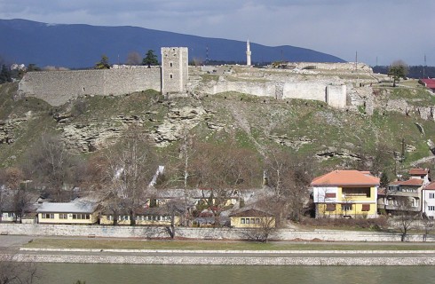 Sllavizohet edhe Kalaja e Shkupit