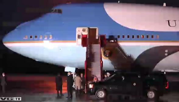 Obama ateroi me aeroplanin presidentcial në aeroportin e Oslo-s
